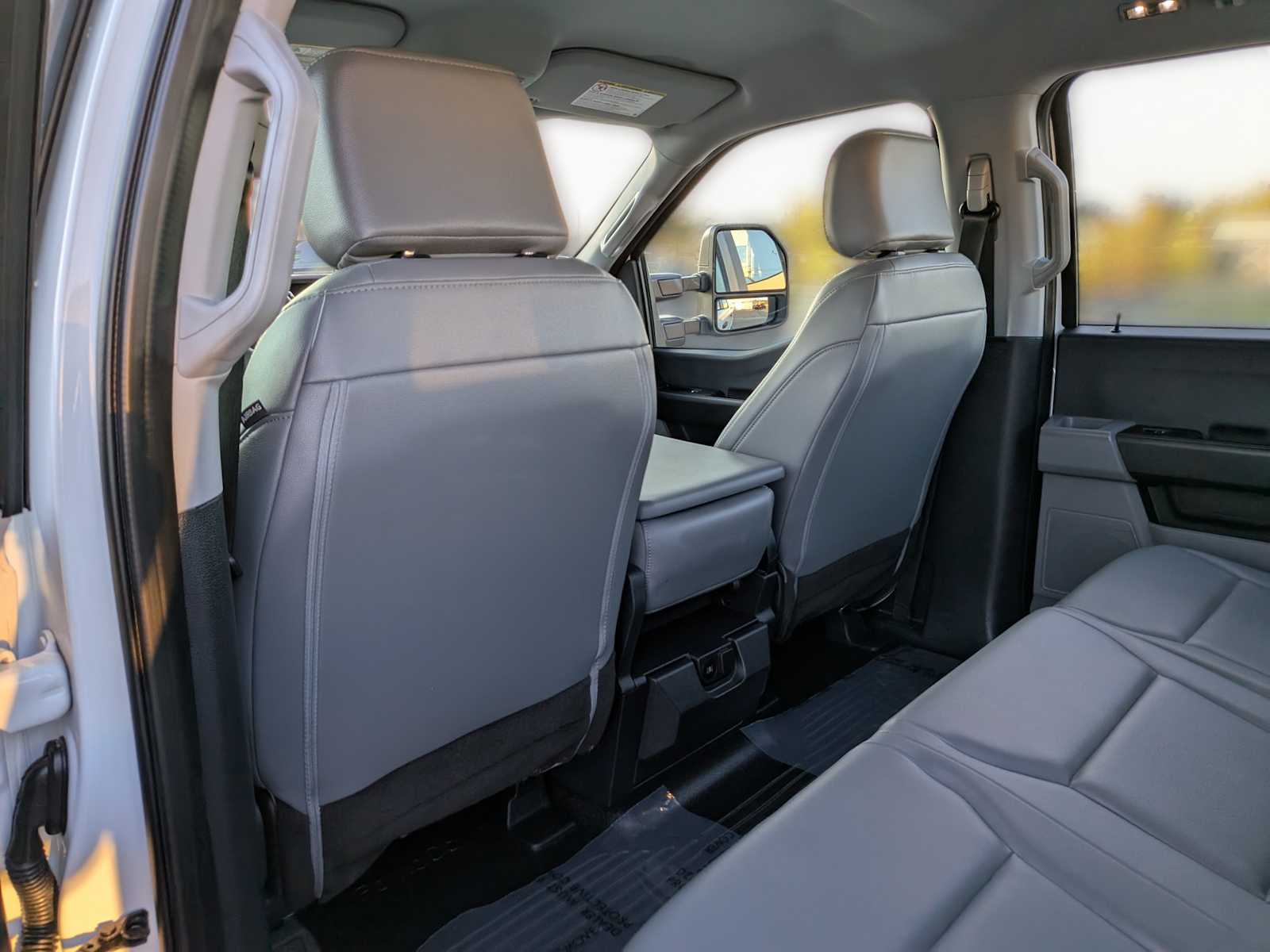 2023 Ford Econoline E-350 22