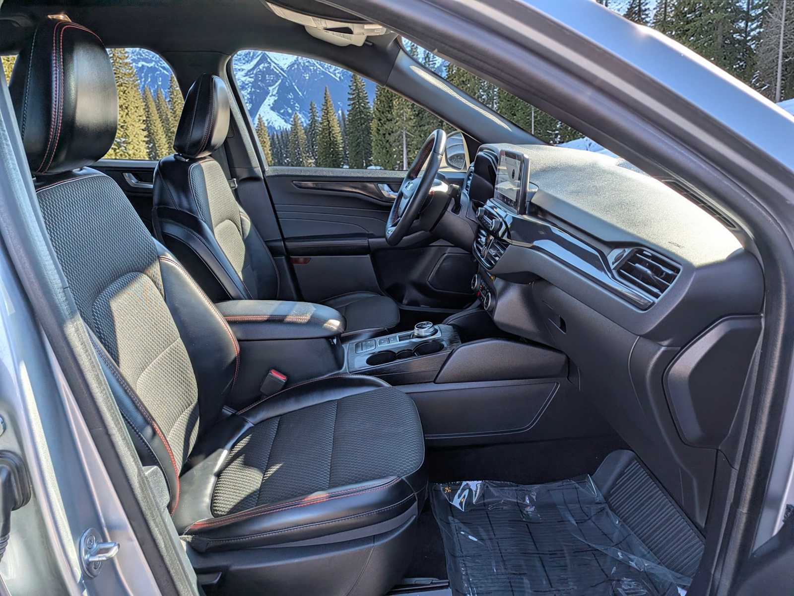 Thumbnail: 2023 Ford Escape - 21