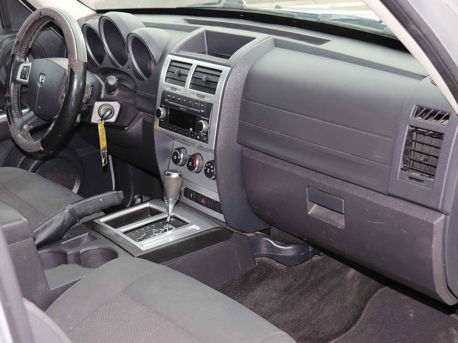 Thumbnail: 2011 Dodge Nitro - 21