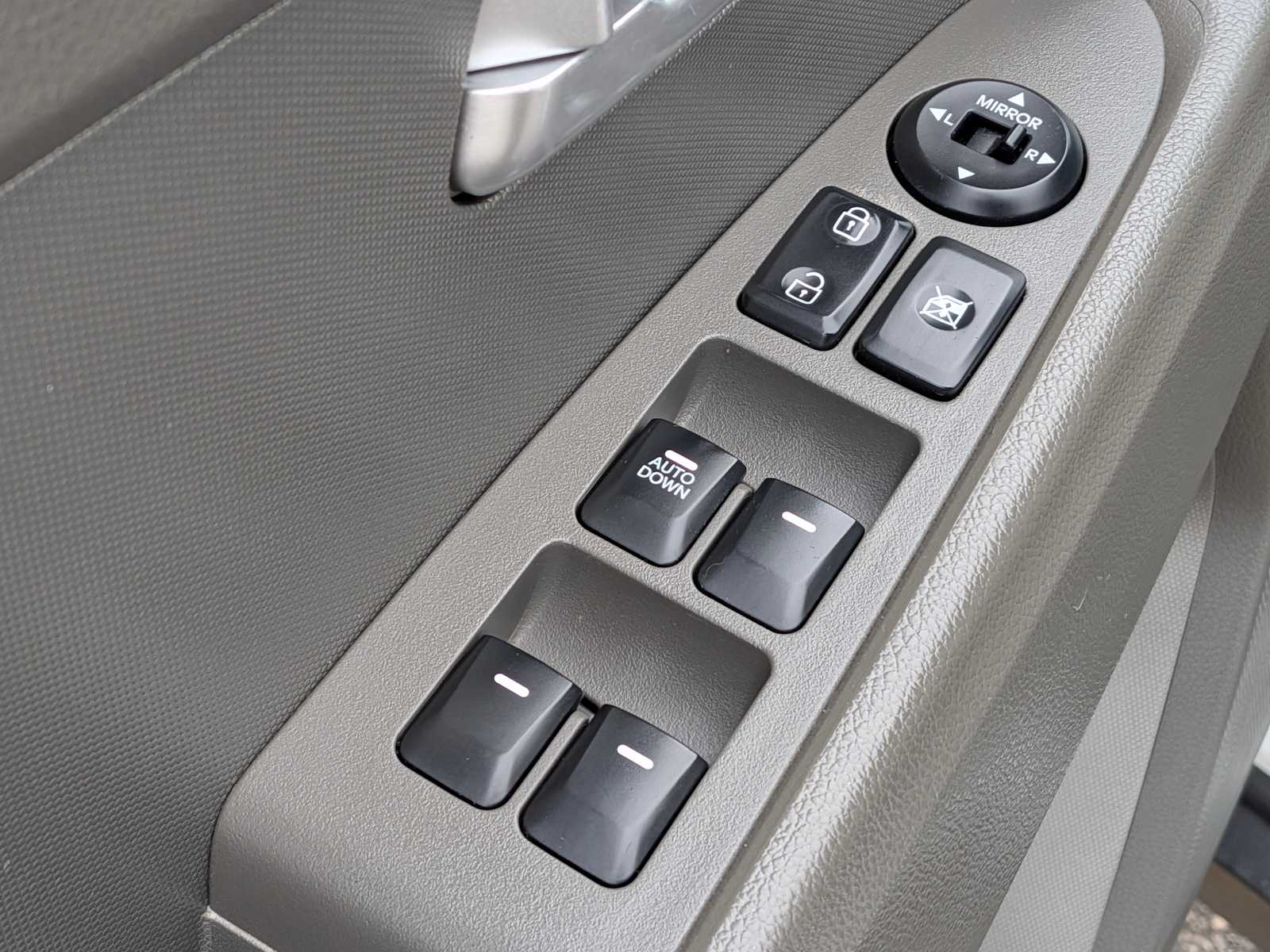 Thumbnail: 2013 Kia Sportage - 18