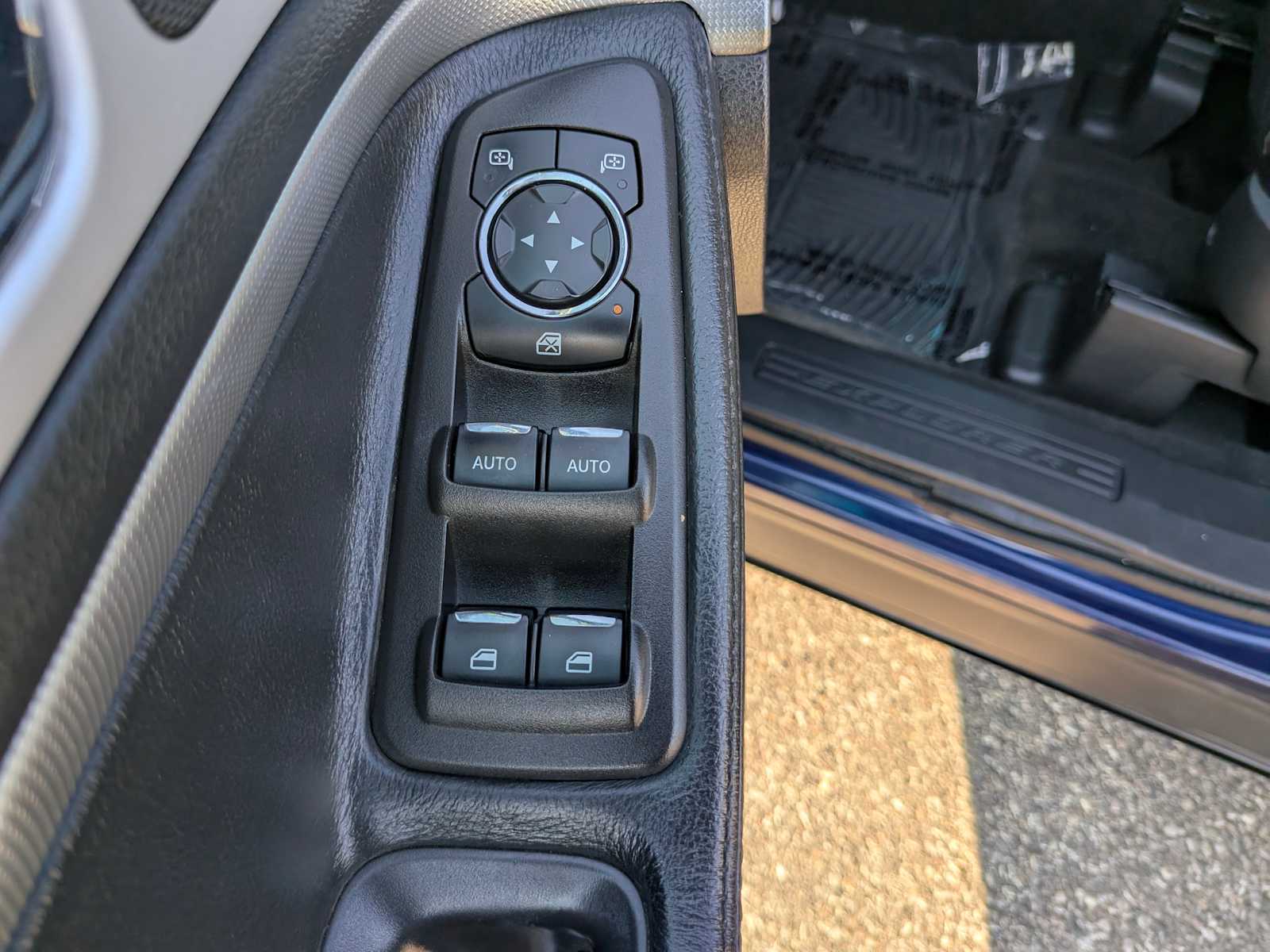 Thumbnail: 2011 Ford Explorer - 21