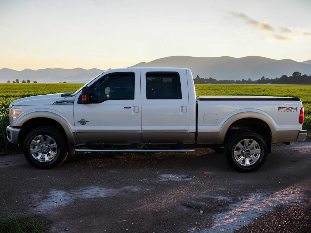 Used 2011 Ford Super Duty F-350 SRW Lariat Truck Crew Cab