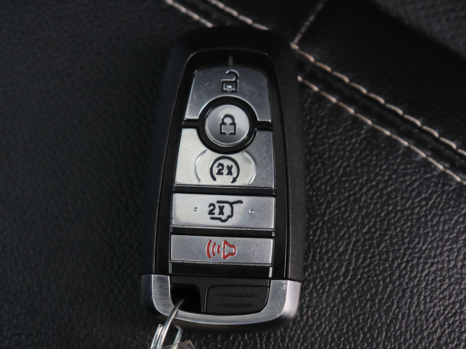 Thumbnail: 2022 Ford Explorer - 32