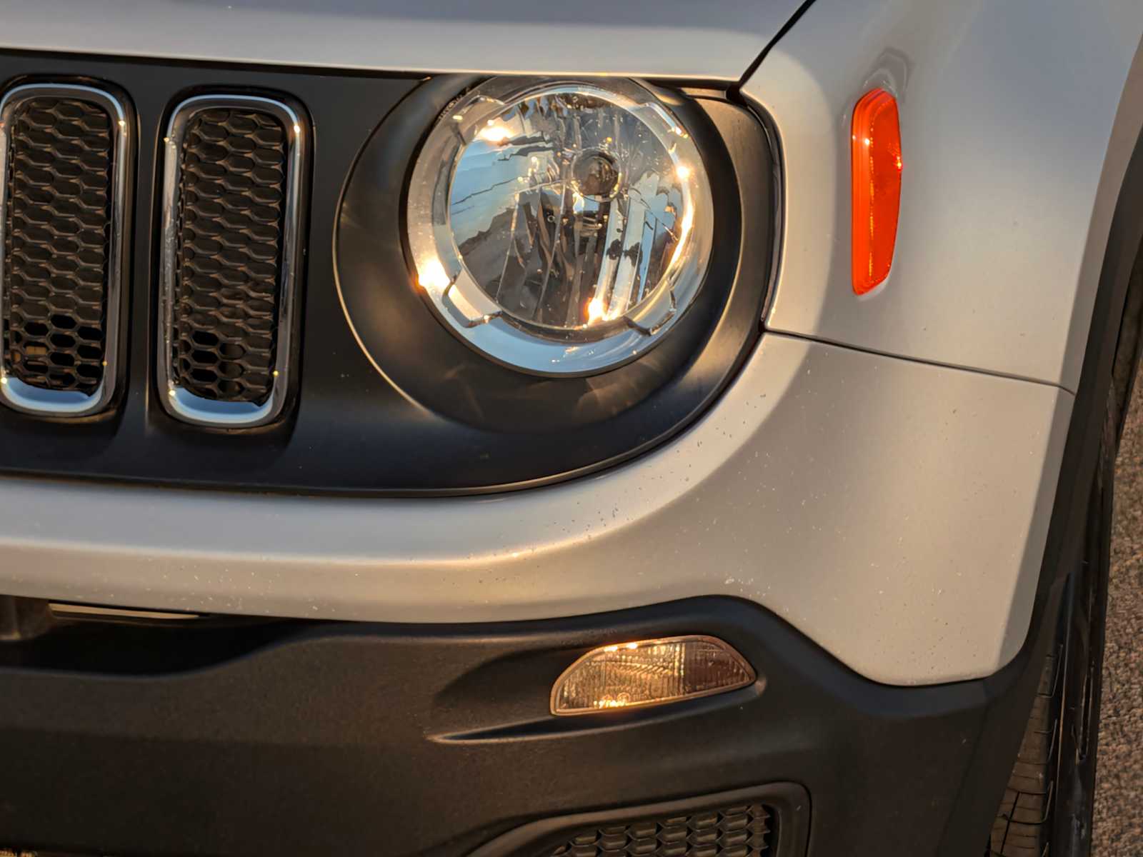 Thumbnail: 2017 Jeep Renegade - 10