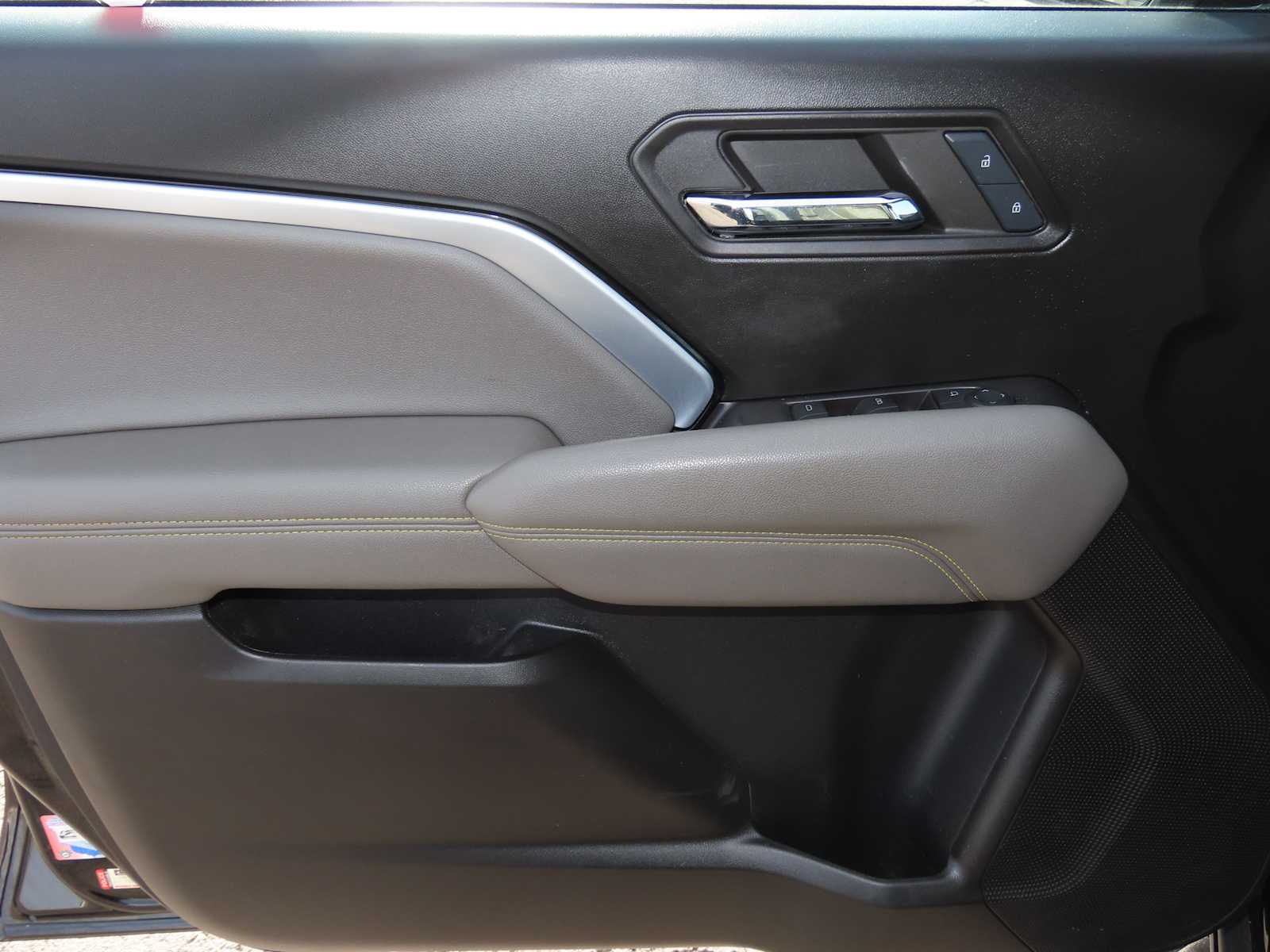 Thumbnail: 2024 Chevrolet Colorado - 16