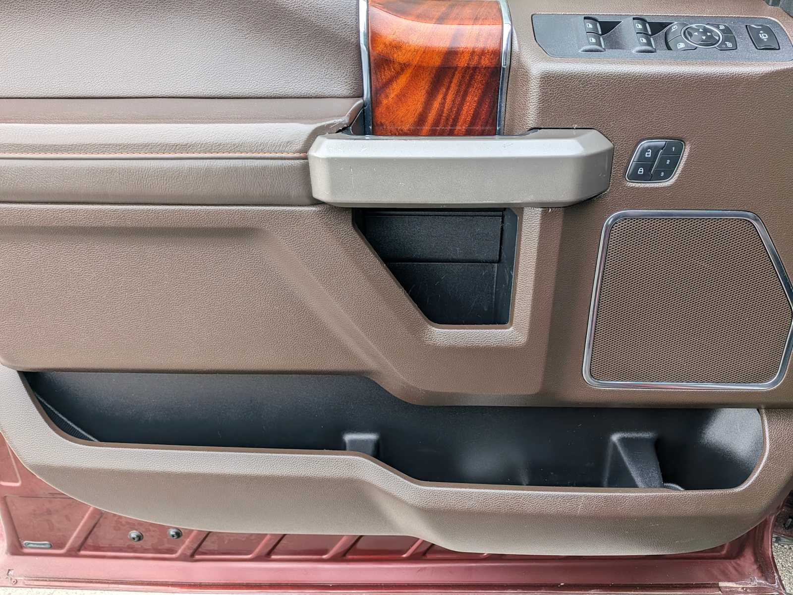 Thumbnail: 2017 Ford Econoline - 18