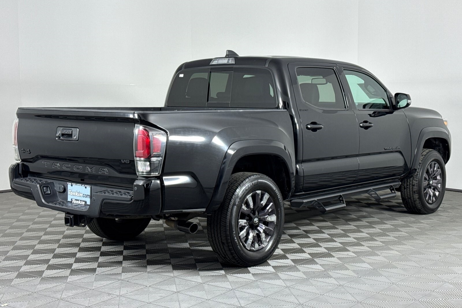 2023 Toyota Tacoma Limited V6 photo 4