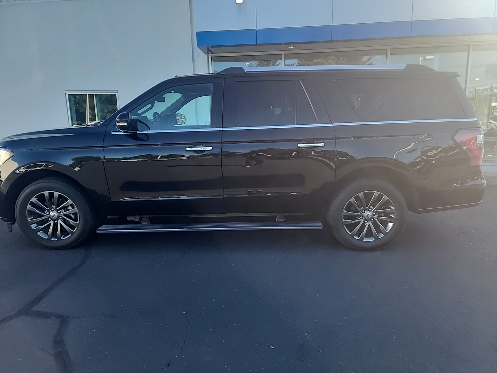2020 Ford Expedition MAX Limited photo 3