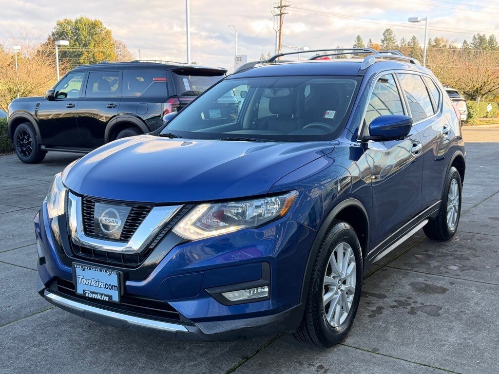 2017 Nissan Rogue SV photo 4