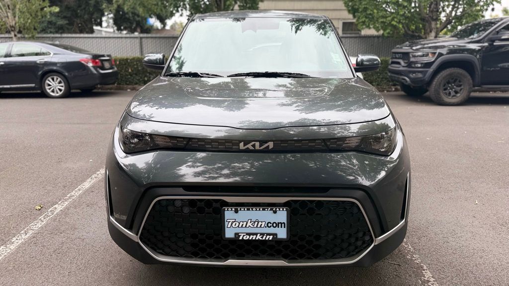 2024 Kia Soul LX photo 2