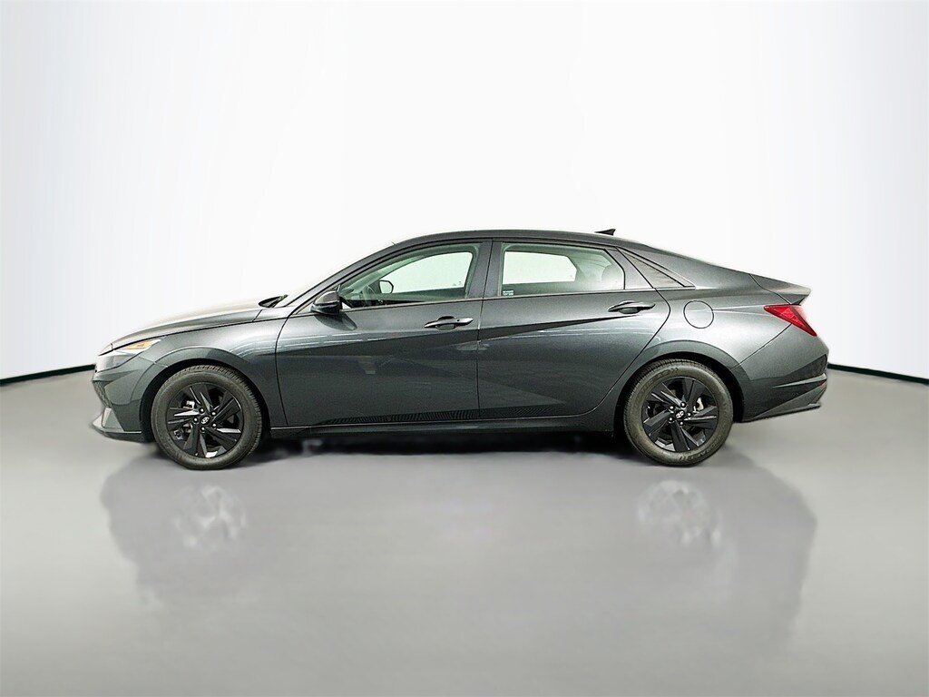 Used 2022 Hyundai Elantra SEL Sedan