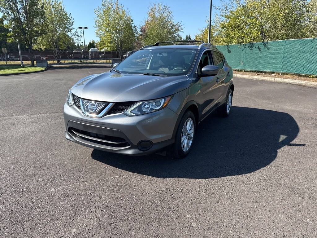 2018 Nissan Rogue Sport SV photo 2