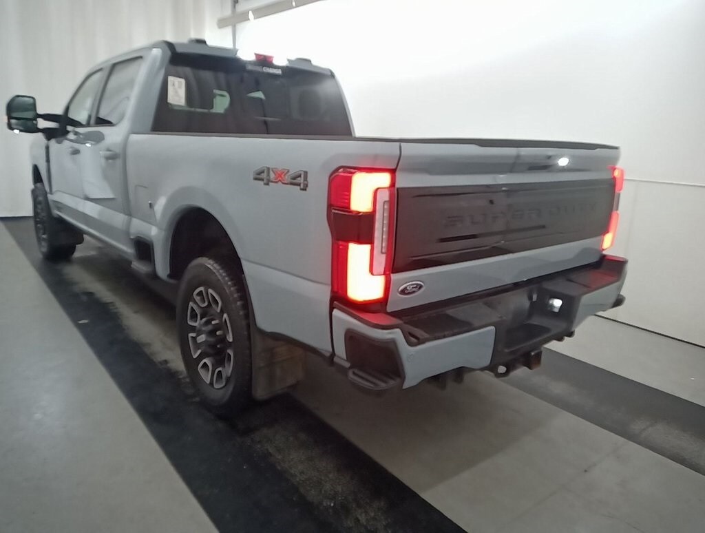 2025 Ford F-350 Platinum photo 4