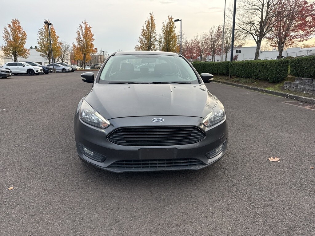 2018 Ford Focus SE photo 2