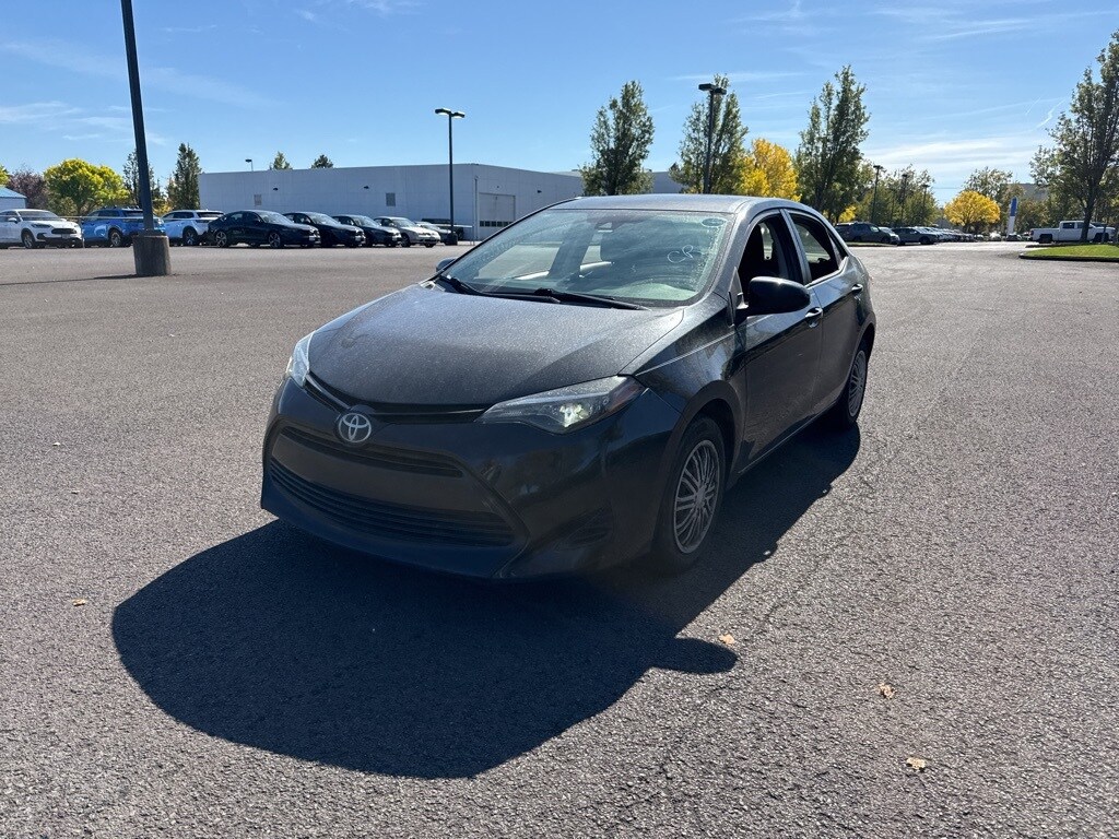 2017 Toyota Corolla L photo 2