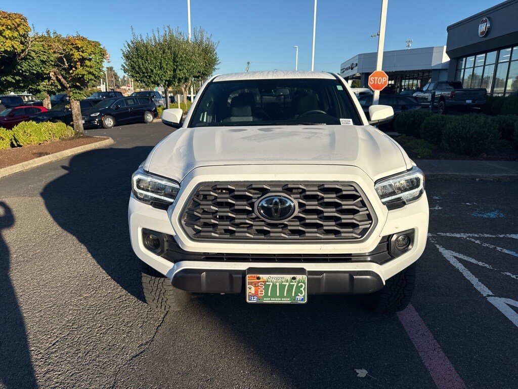 2023 Toyota Tacoma TRD V6 photo 2