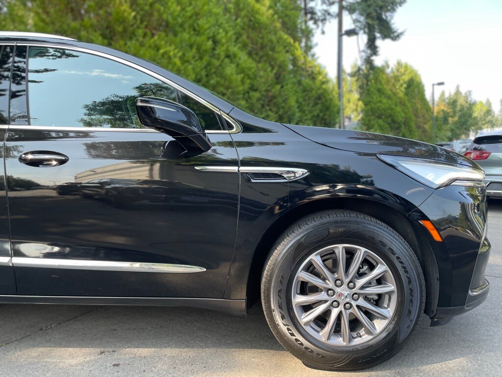 2024 Buick Enclave Premium photo 2