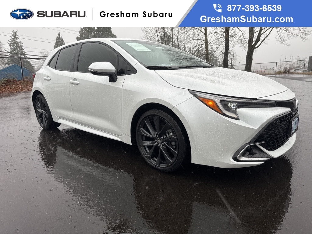 2023 Toyota Corolla Hatchback XSE's photo