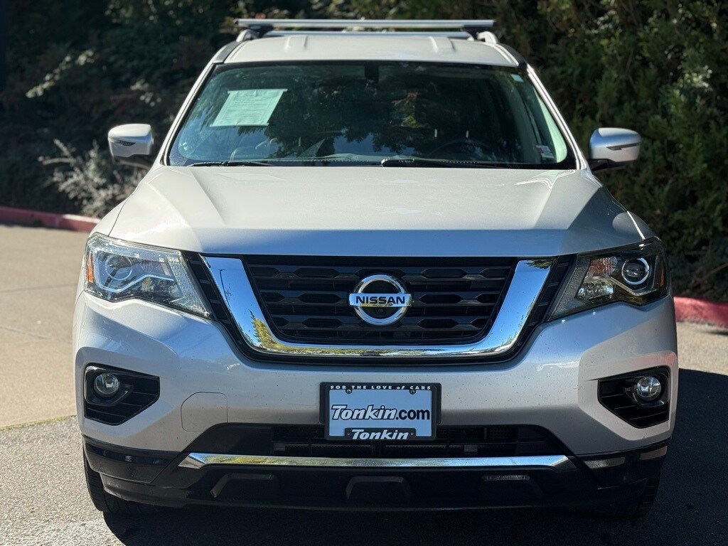 2019 Nissan Pathfinder SL photo 3