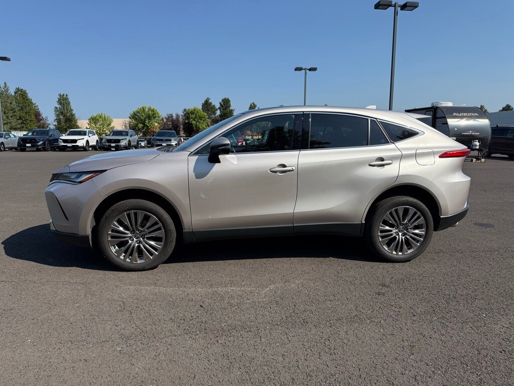 2024 Toyota Venza Limited photo 3