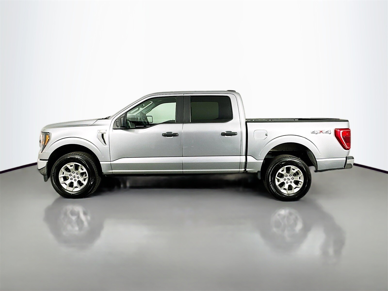 2023 Ford F-150 XLT photo 4