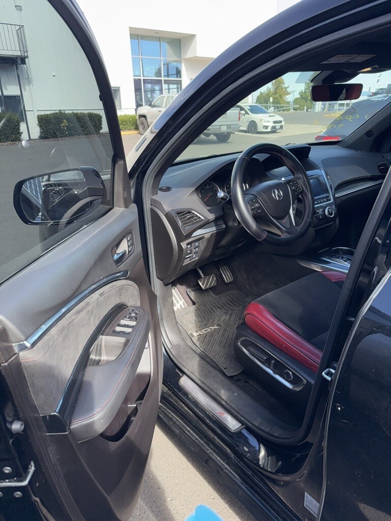 2020 Acura MDX Technology A-Spec photo 3
