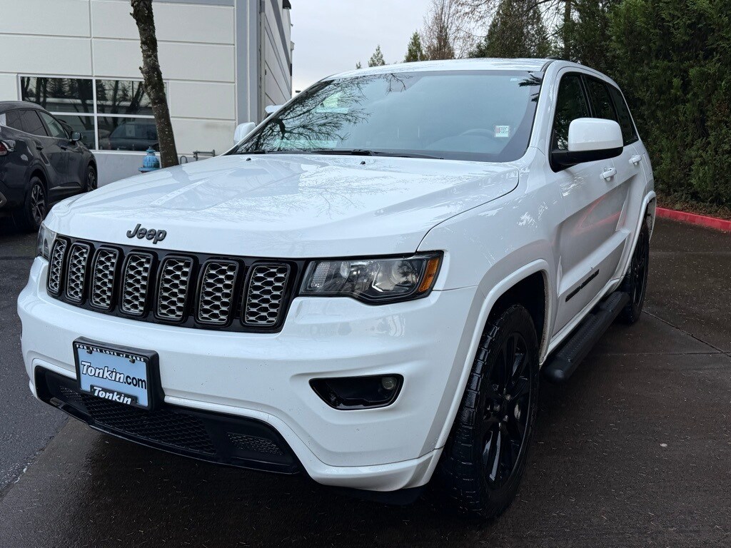 2018 Jeep Grand Cherokee Altitude photo 2