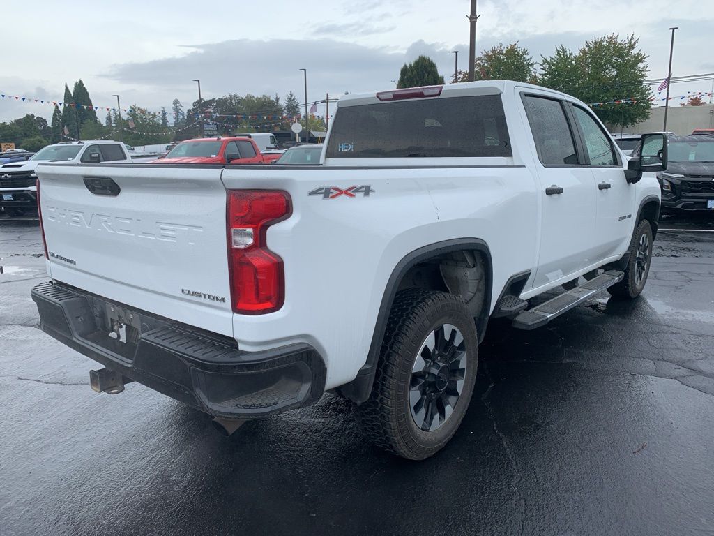 2020 Chevrolet Silverado 2500HD Custom photo 3