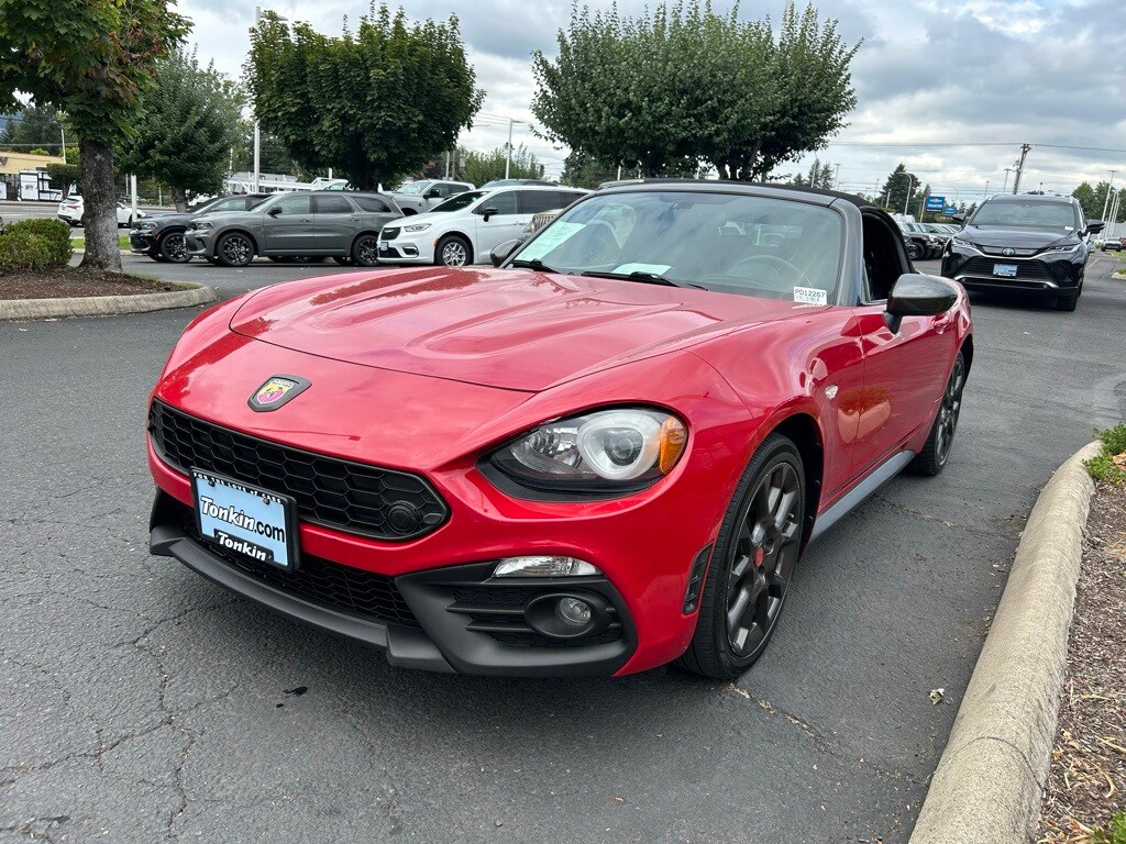 2017 Fiat 124 Spider Abarth photo 4