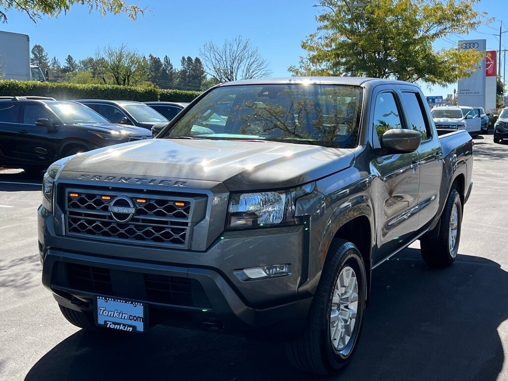 2023 Nissan Frontier SV photo 2