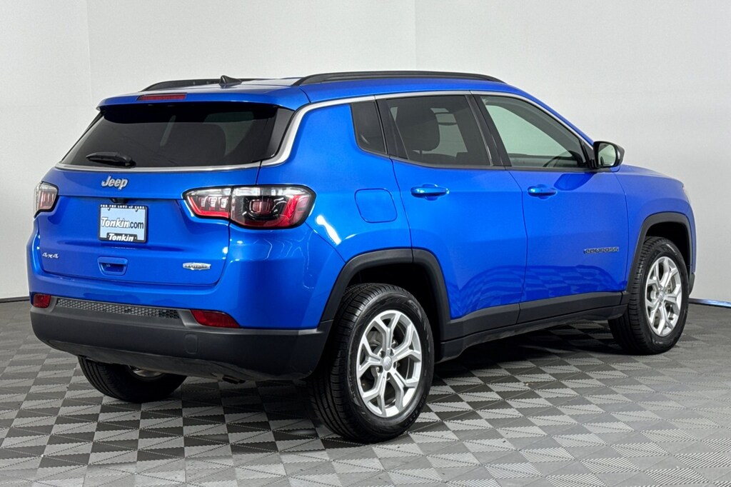 Used 2024 Jeep Compass Latitude SUV