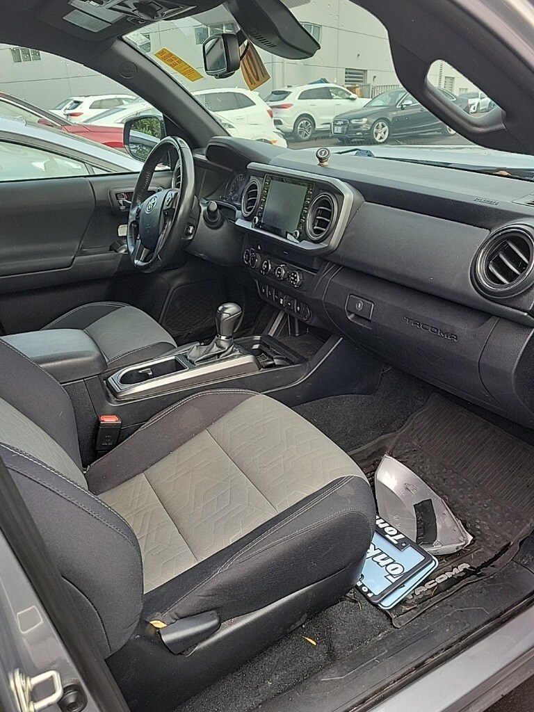 2020 Toyota Tacoma TRD photo 3