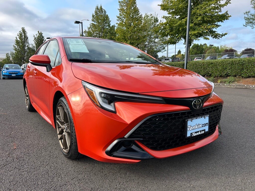 2025 Toyota Corolla SE photo 2