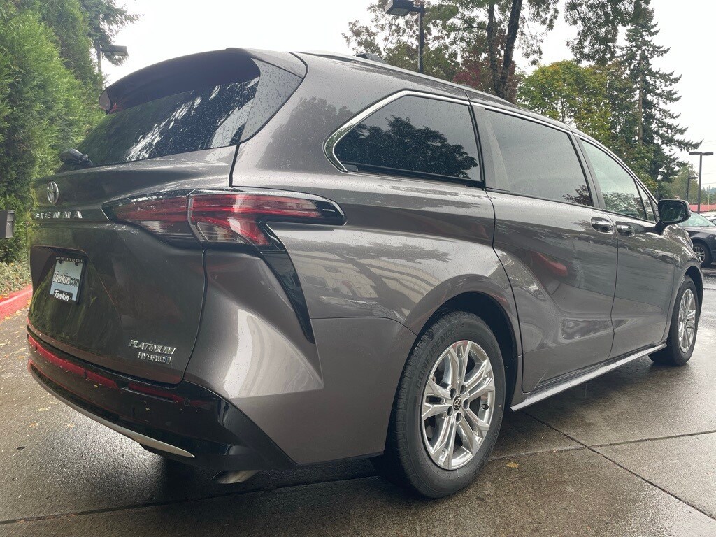 2022 Toyota Sienna Platinum photo 4