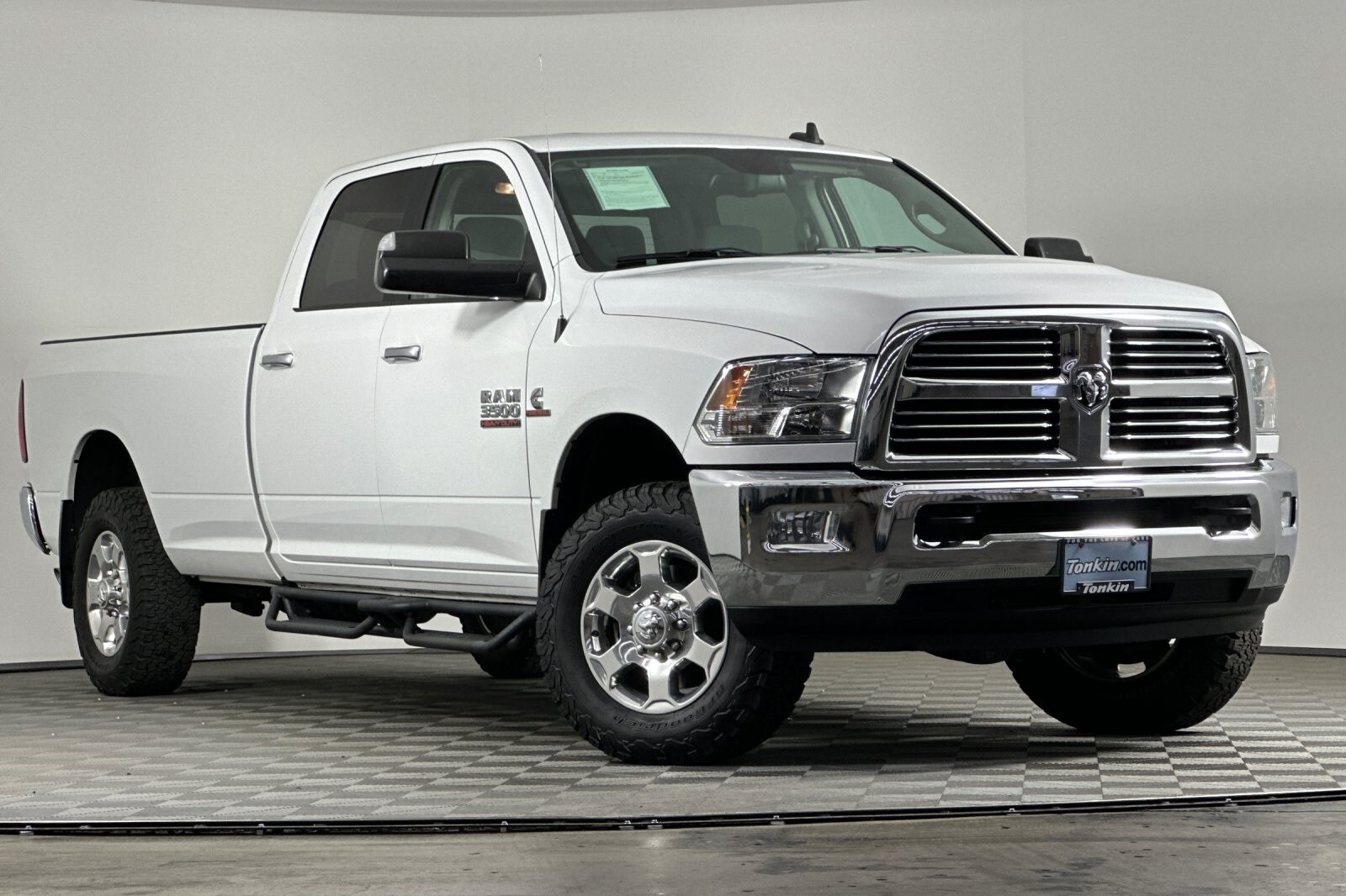 2018 Ram 3500 SLT photo 2