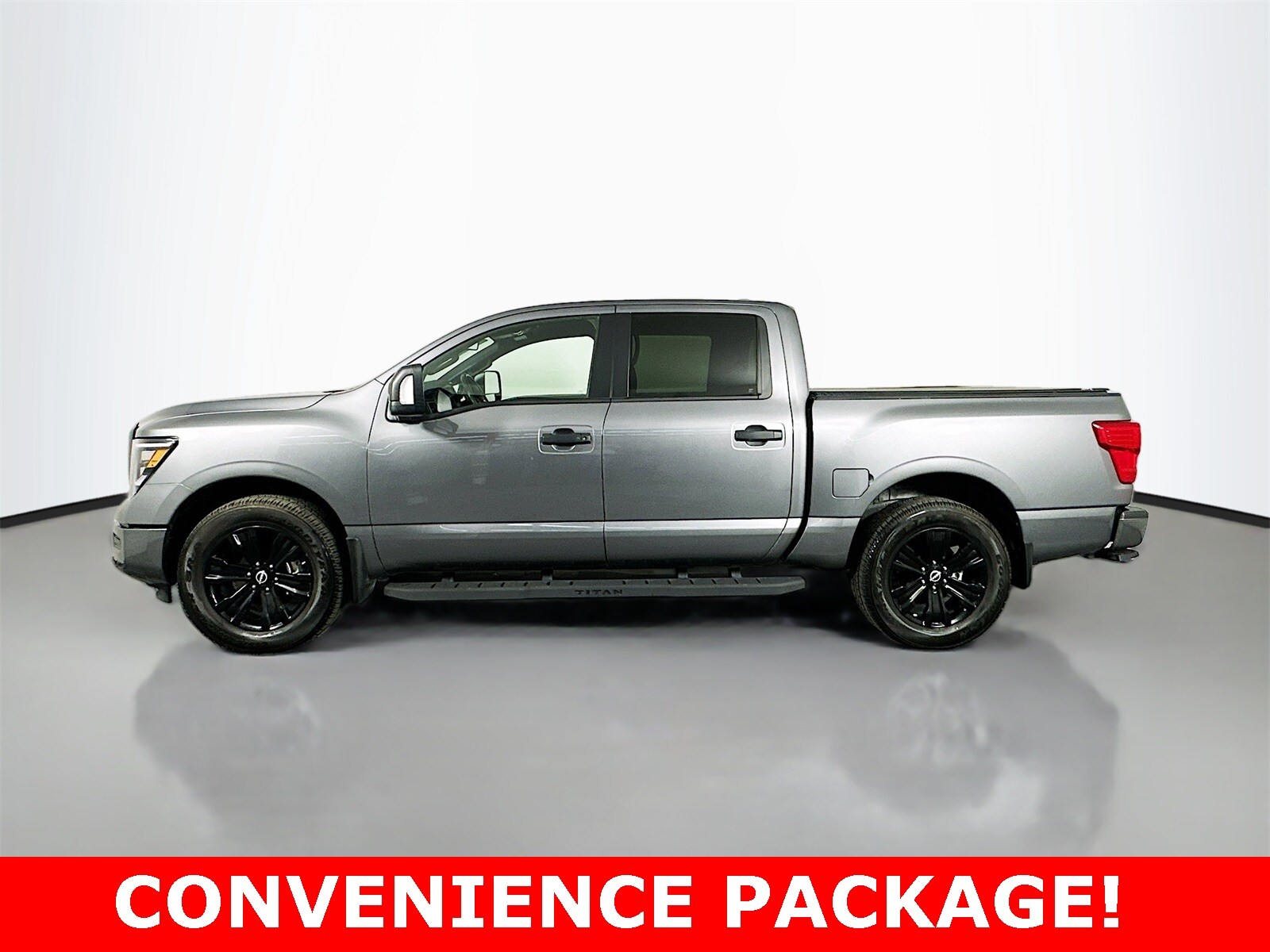 2024 Nissan Titan SV photo 4