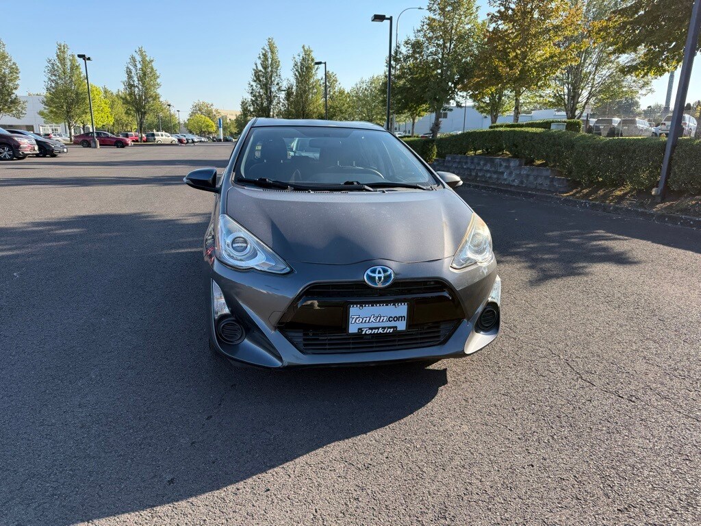 2015 Toyota Prius C Two photo 2