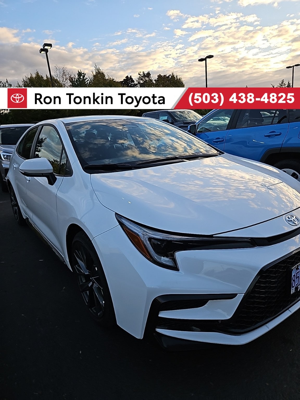 2025 Toyota Corolla SE's photo