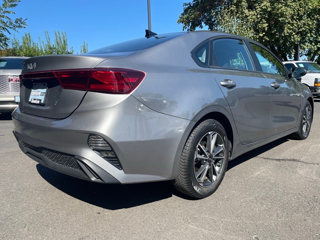 2024 Kia Forte LXS photo 4