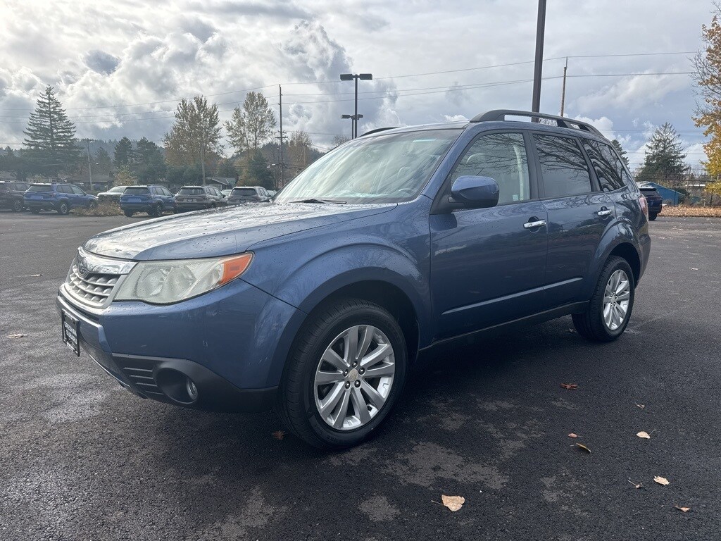 2011 Subaru Forester 2.5X Limited photo 2