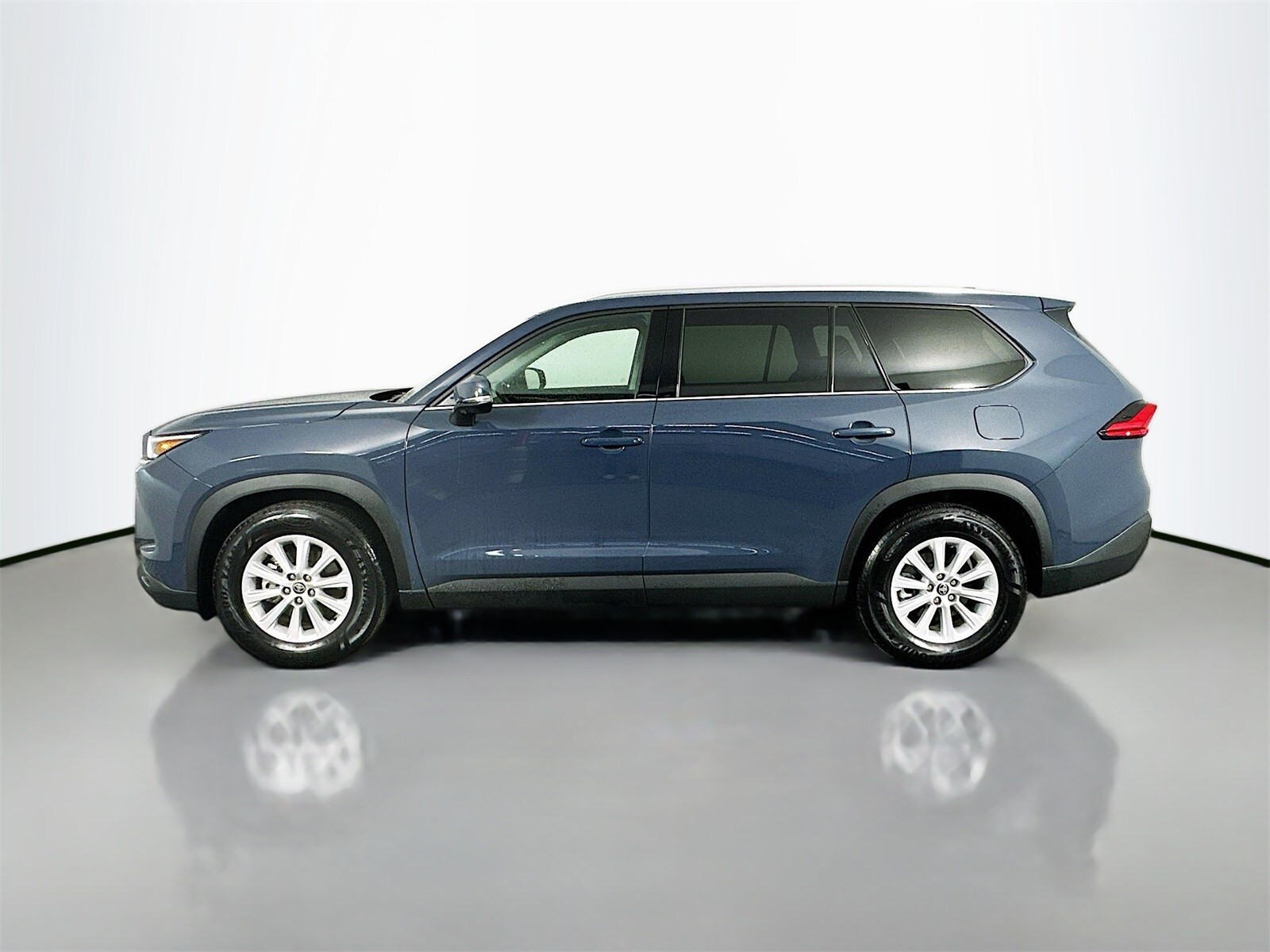 2024 Toyota Grand Highlander Limited photo 2