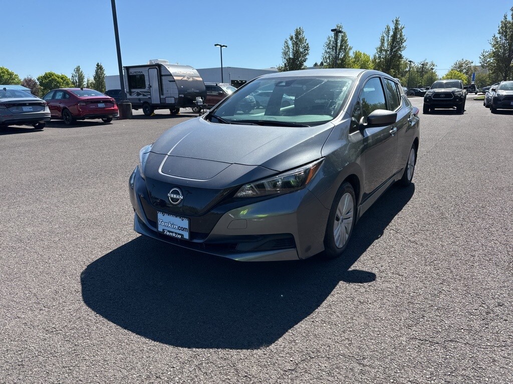 2024 Nissan Leaf S photo 3