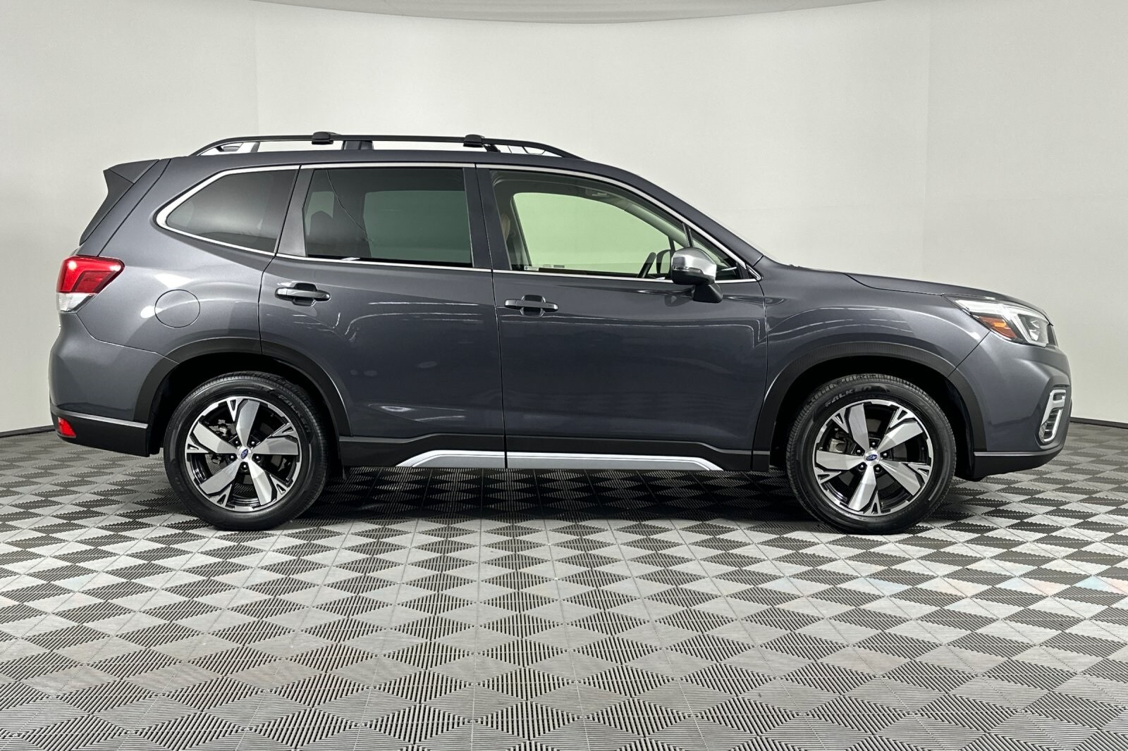 2021 Subaru Forester Touring photo 3