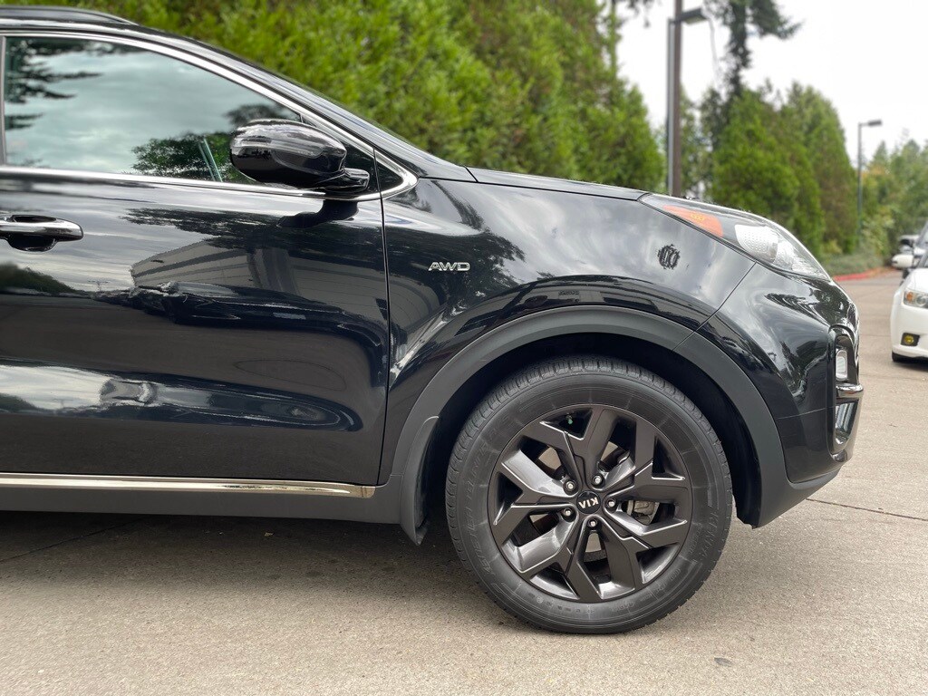 2020 Kia Sportage S photo 2