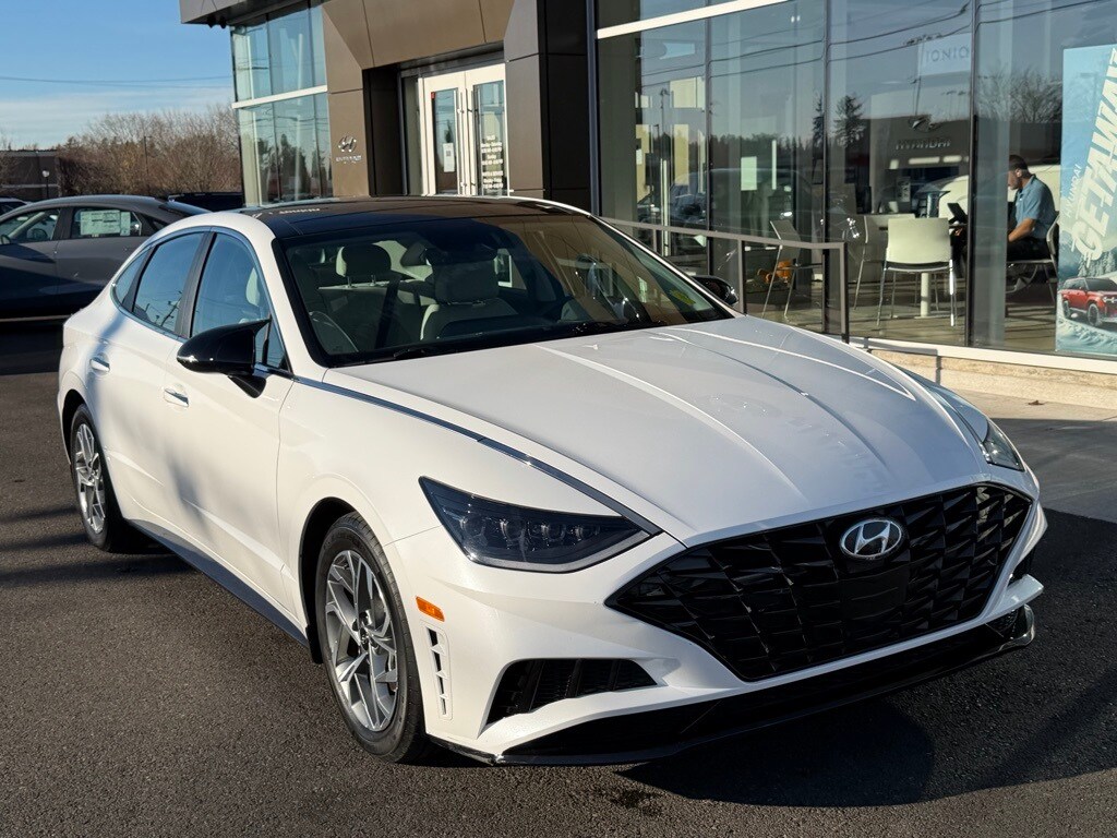 2023 Hyundai Sonata SEL photo 2