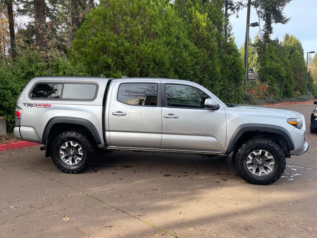 2023 Toyota Tacoma TRD V6 photo 3