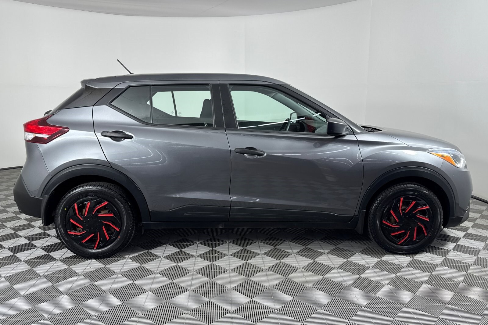 2020 Nissan Kicks S photo 3