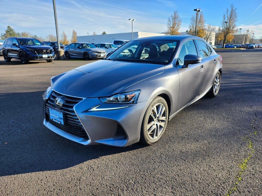2019 Lexus IS 300 photo 3
