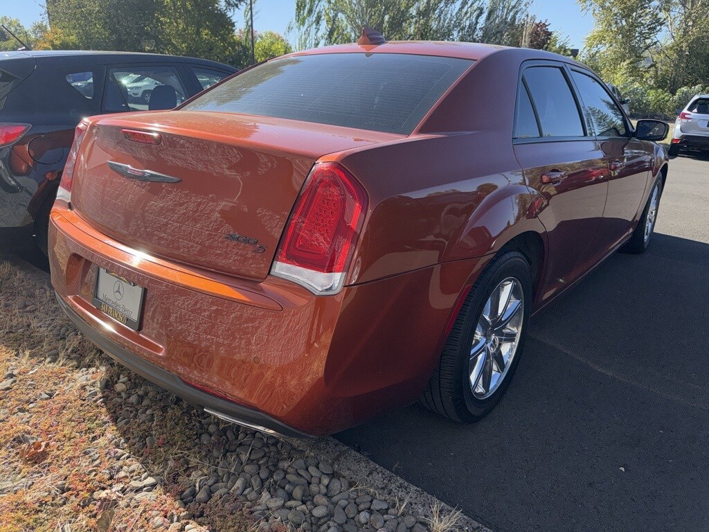 2021 Chrysler 300 S photo 2