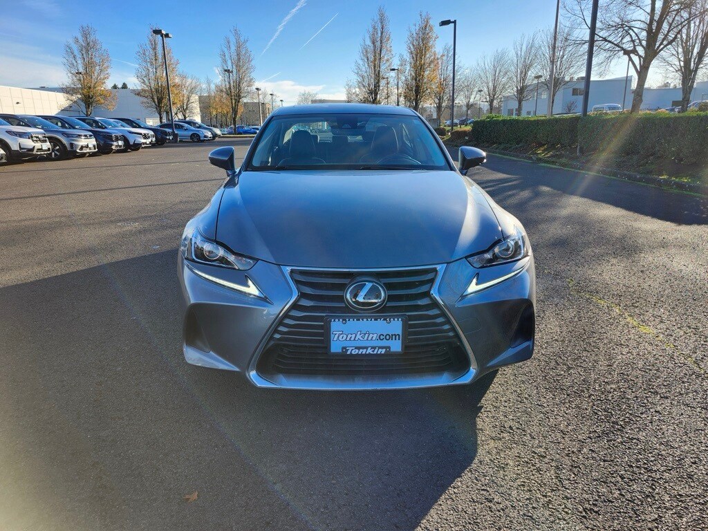 2019 Lexus IS 300 photo 2